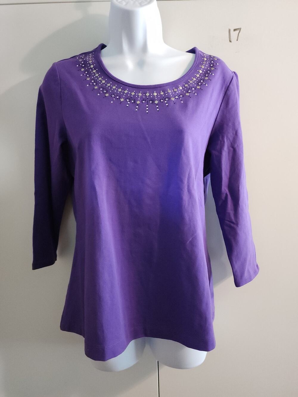 2K Laura Ashley Women S Purple Studded Rhinestone Neck 3/4 Sleeve Top